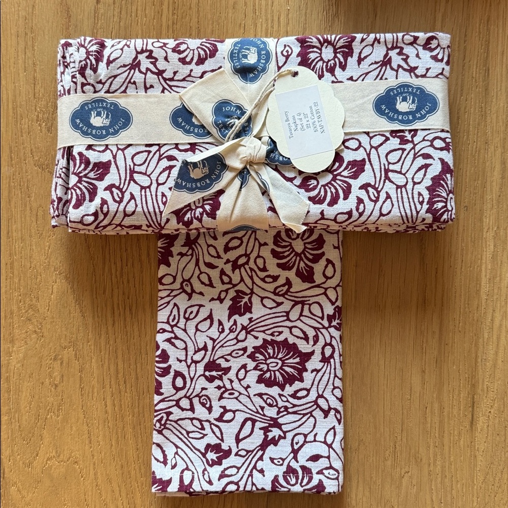 NWT John Robshaw “Tavasya Berry” Napkins (set of 4)